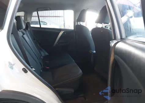 2016 Toyota Rav4 Le z USA, uszkodzony, nr VIN JTMZFREV7GJ068640